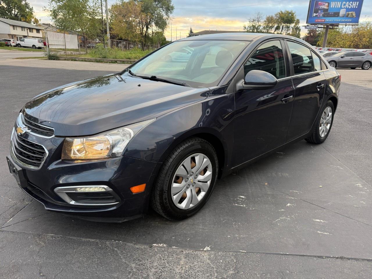 2015 Chevrolet Cruze 4dr Sdn 1LT Photo