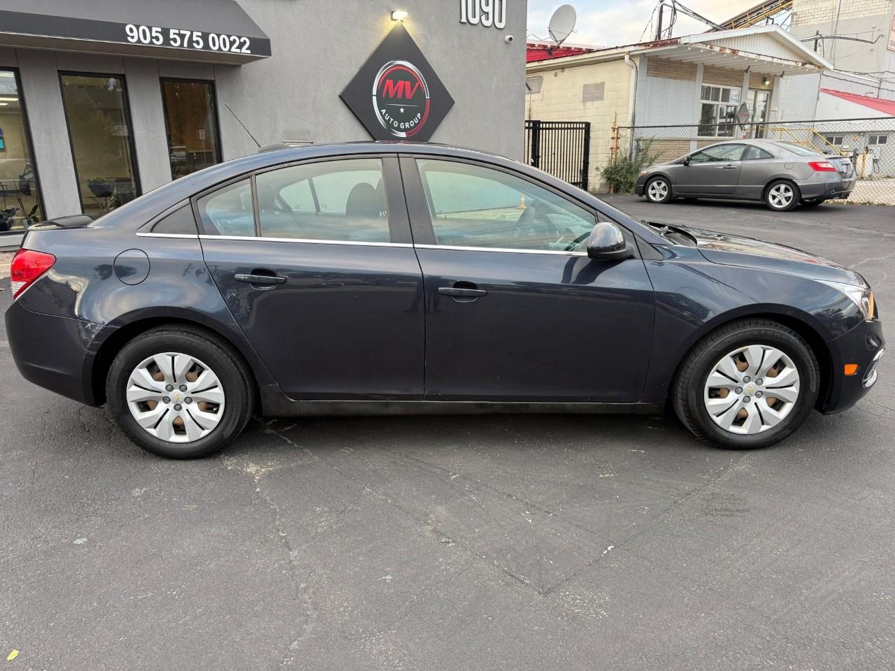 2015 Chevrolet Cruze 4dr Sdn 1LT Photo