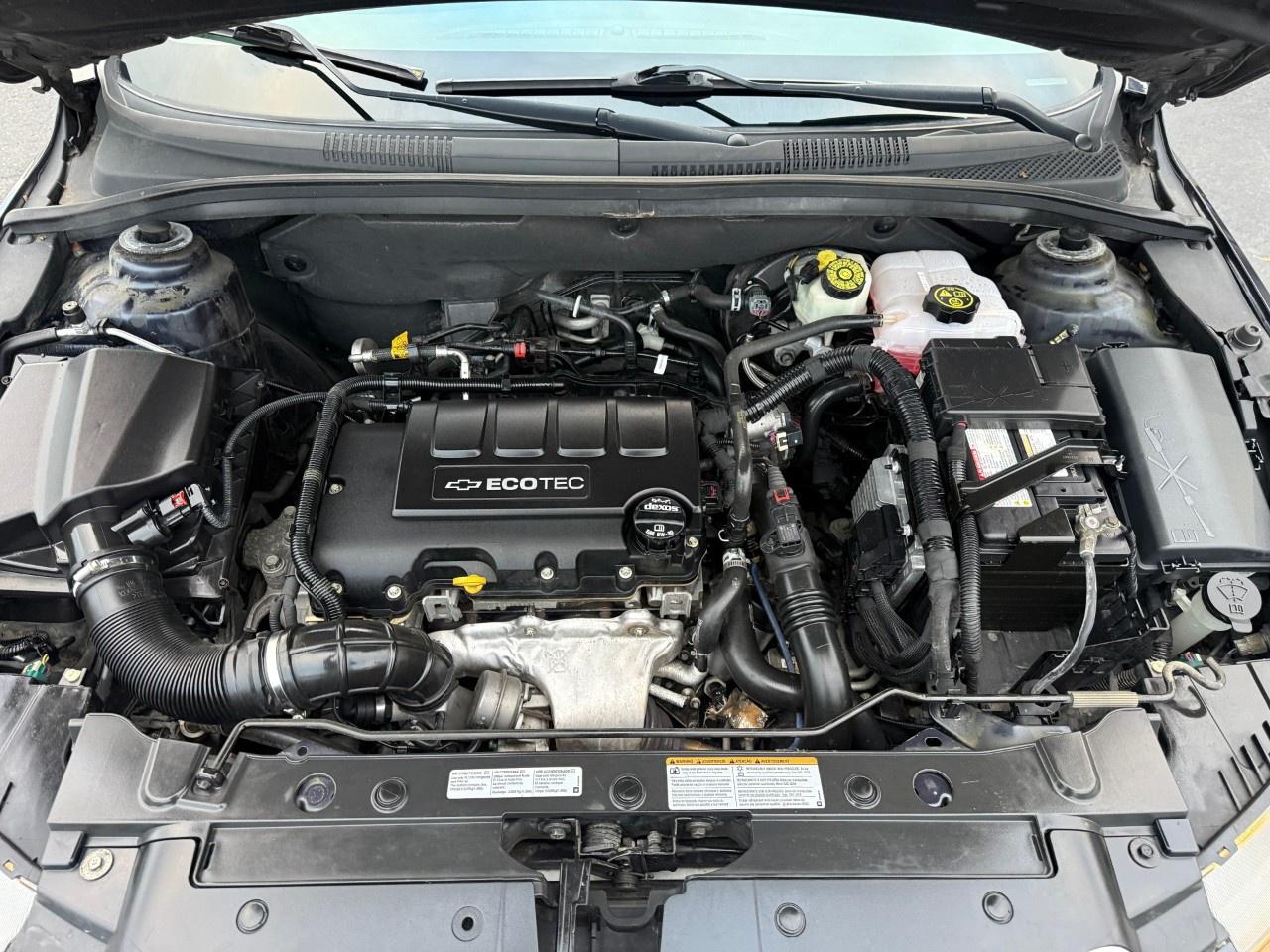 2015 Chevrolet Cruze 4dr Sdn 1LT Photo