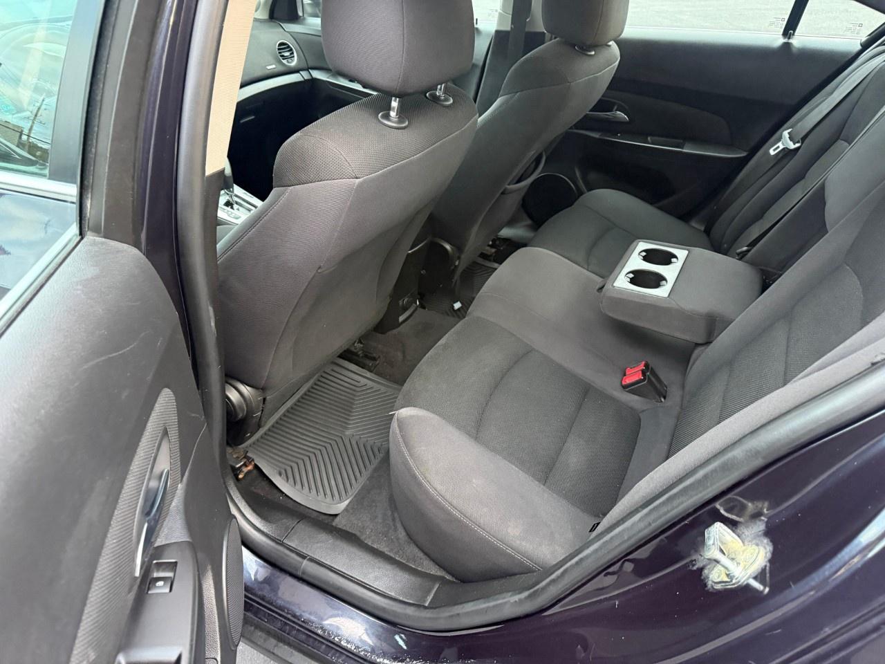 2015 Chevrolet Cruze 4dr Sdn 1LT Photo
