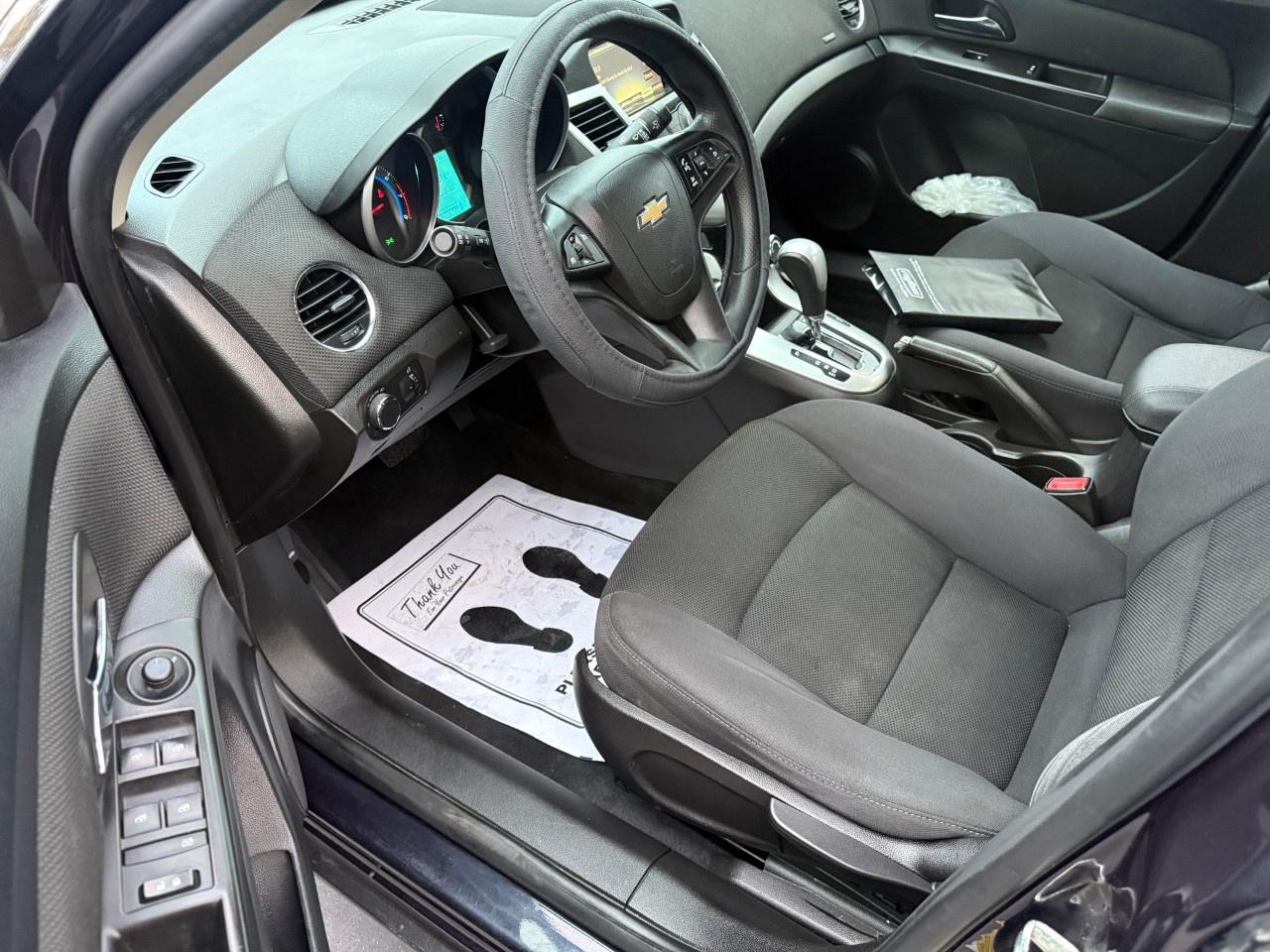 2015 Chevrolet Cruze 4dr Sdn 1LT Photo
