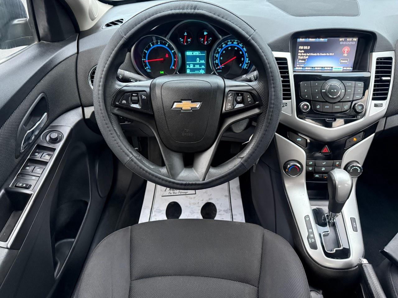 2015 Chevrolet Cruze 4dr Sdn 1LT Photo