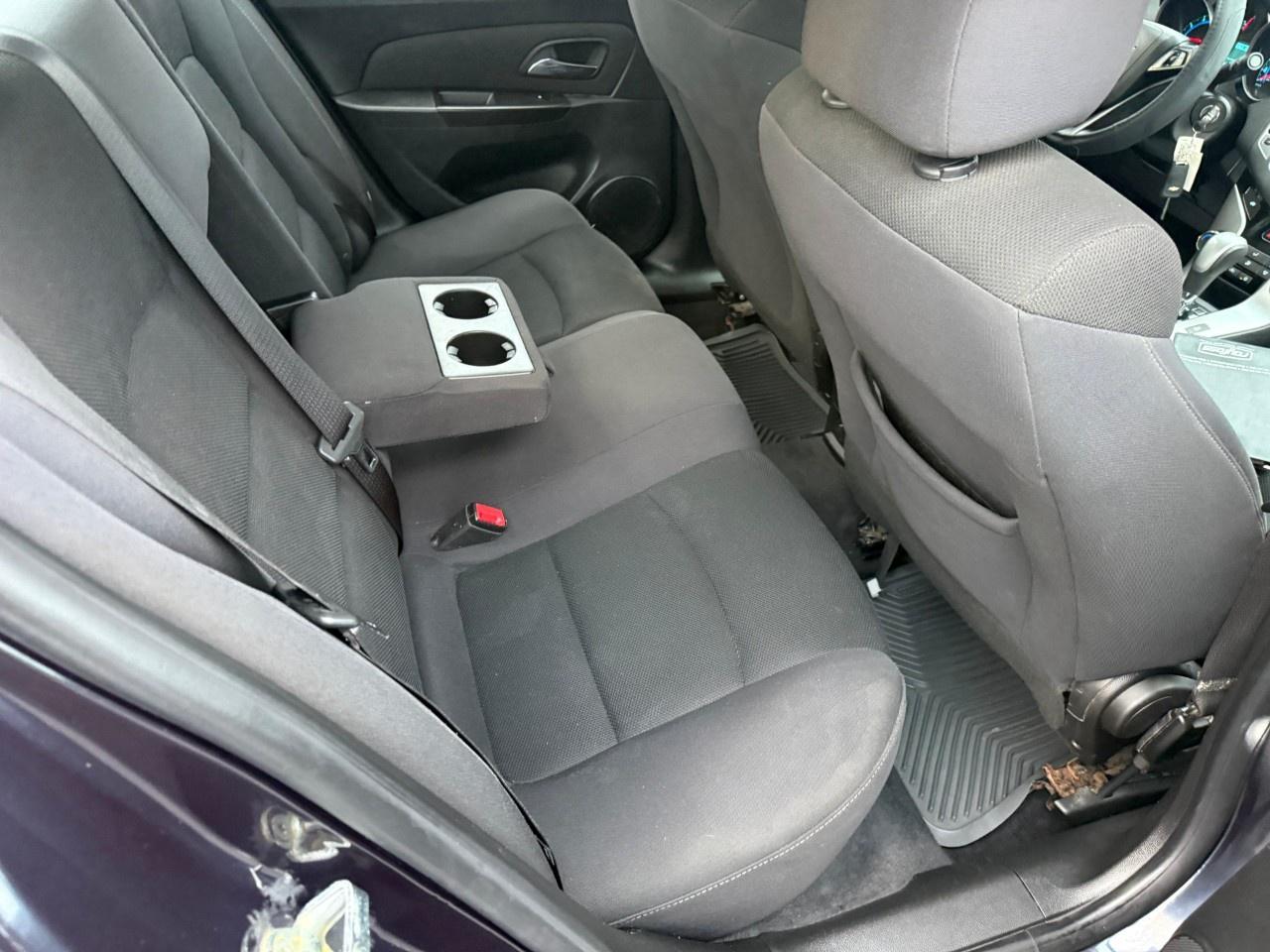 2015 Chevrolet Cruze 4dr Sdn 1LT Photo