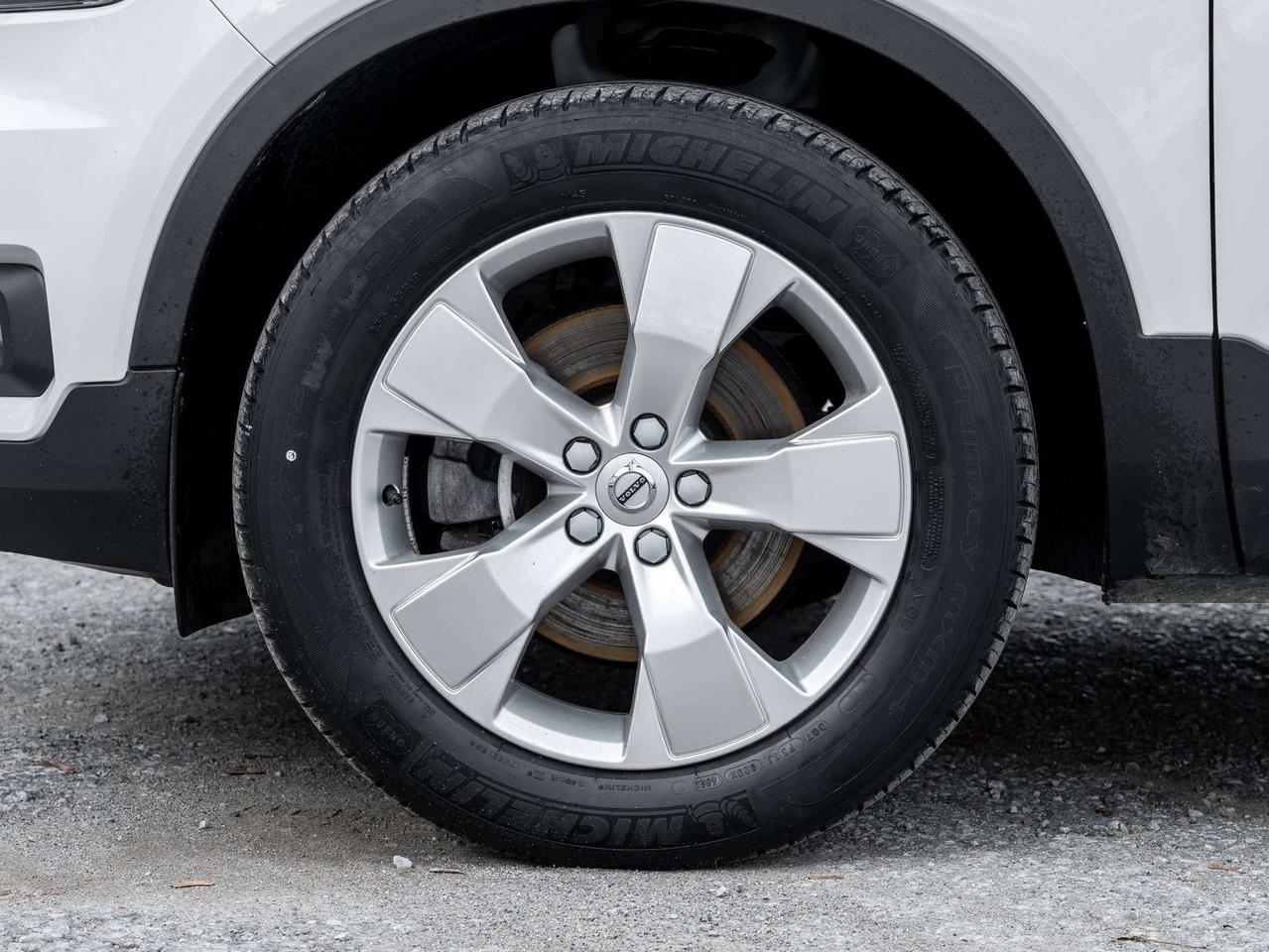 2021 Volvo XC40 Momentum^Harman Kardon^Volvo CPO Rate from 2.99%* Photo