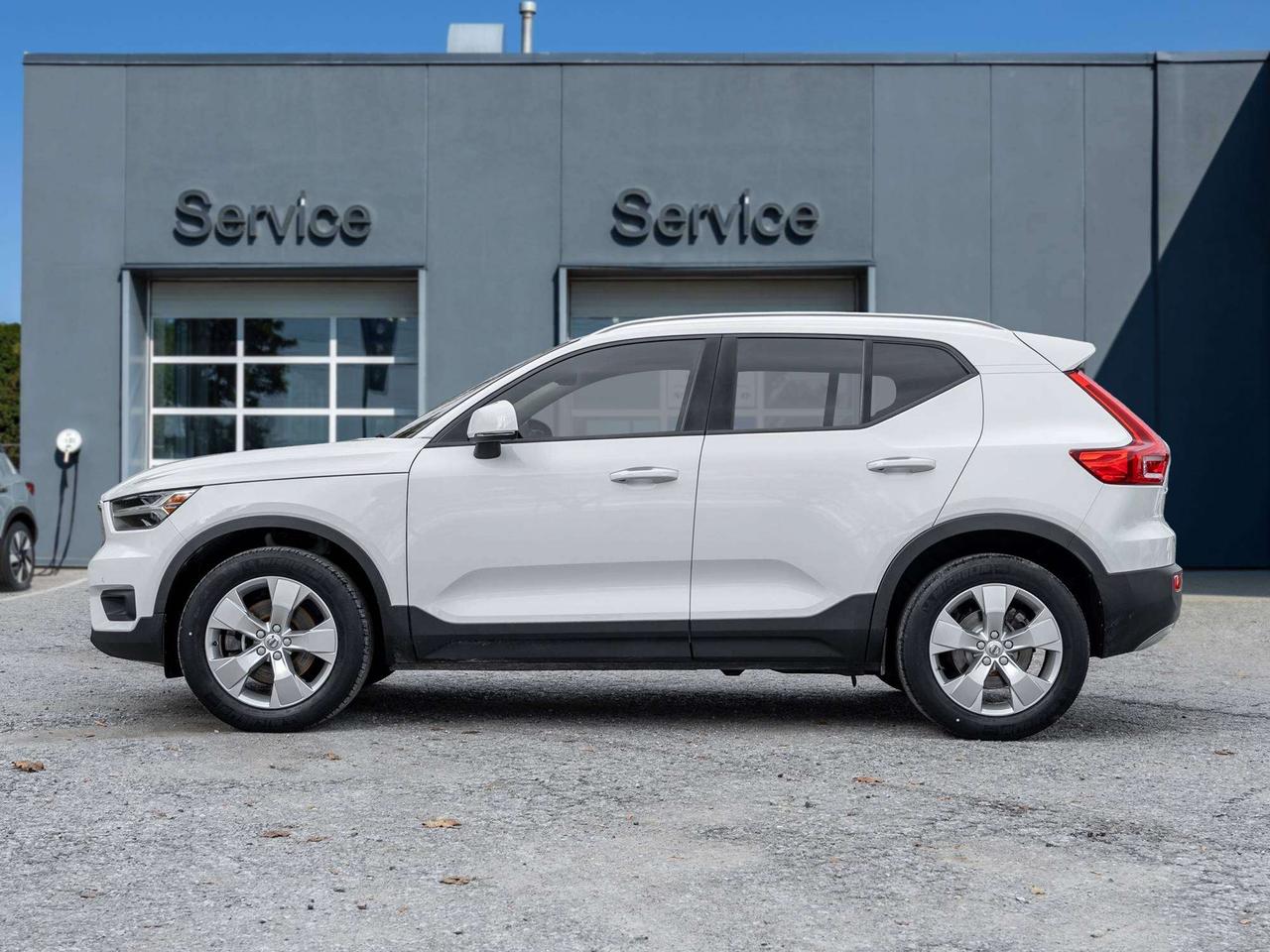 2021 Volvo XC40 Momentum^Harman Kardon^Volvo CPO Rate from 2.99%* Photo