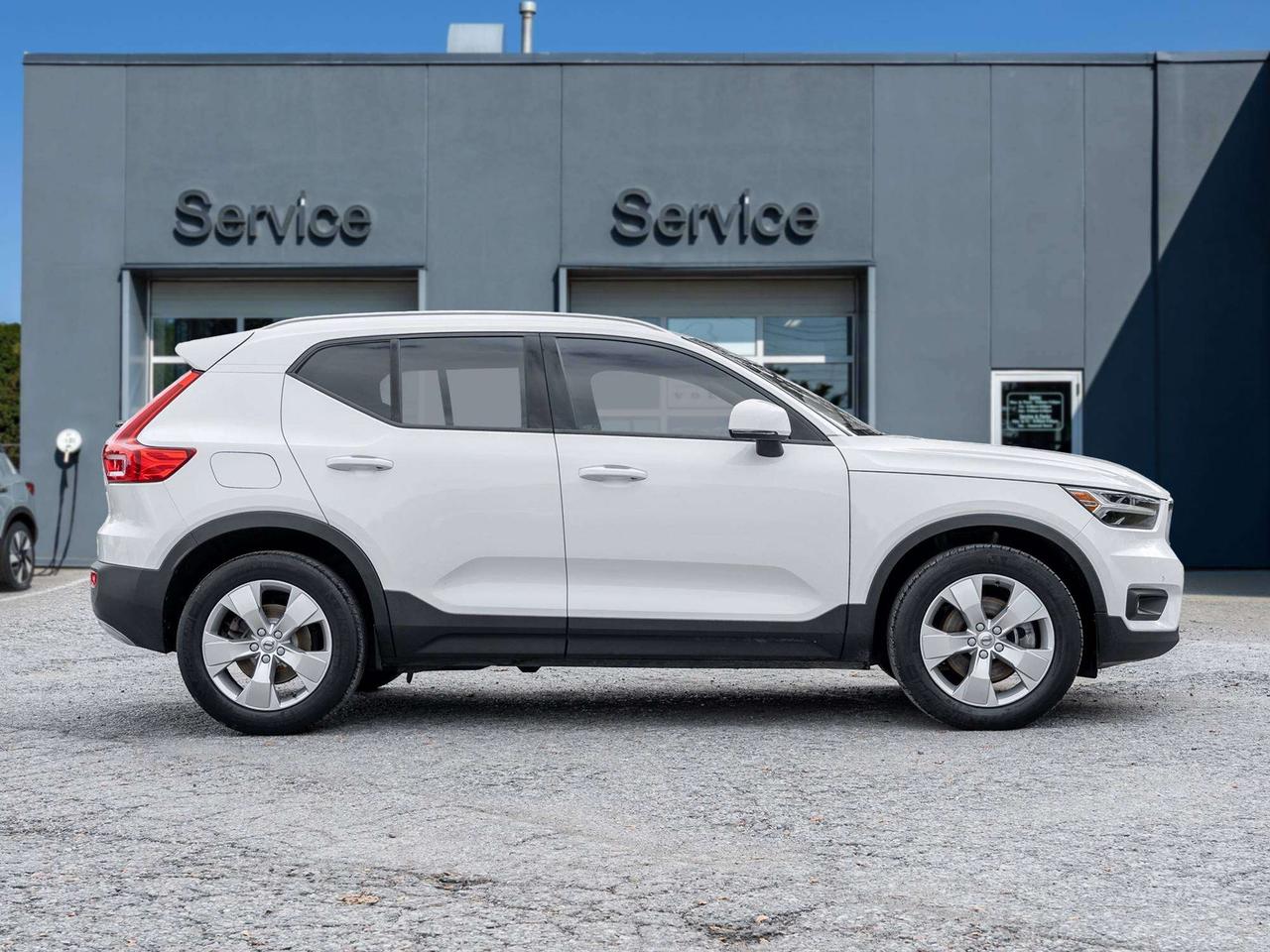 2021 Volvo XC40 Momentum^Harman Kardon^Volvo CPO Rate from 2.99%* Photo