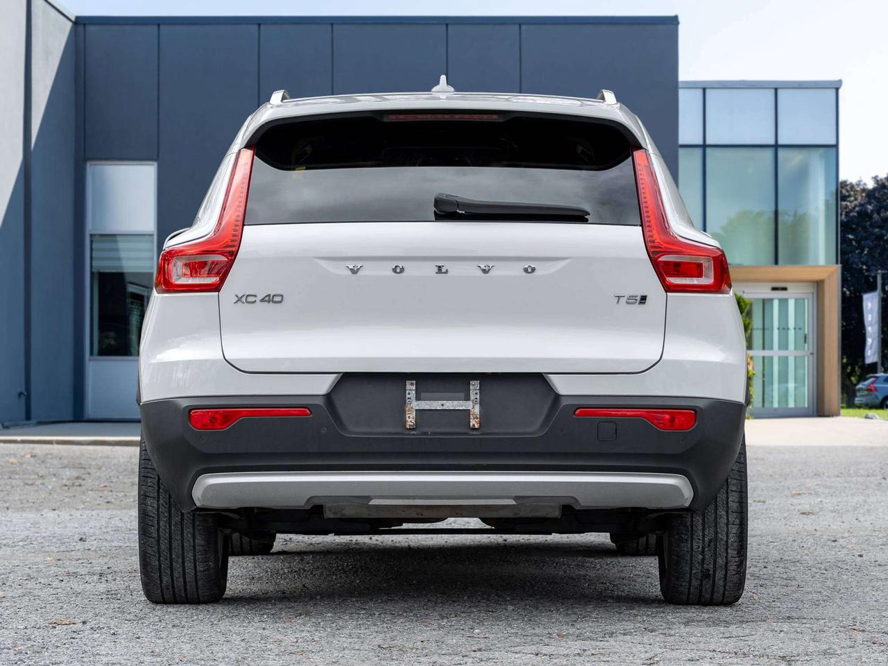 2021 Volvo XC40 Momentum^Harman Kardon^Volvo CPO Rate from 2.99%* Photo
