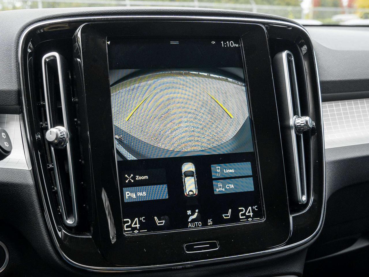 2021 Volvo XC40 Momentum^Harman Kardon^Volvo CPO Rate from 2.99%* Photo
