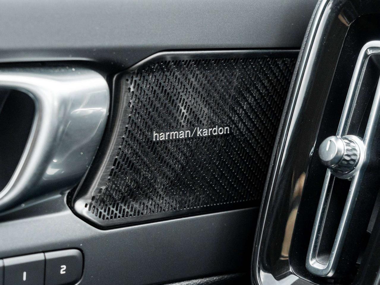 2021 Volvo XC40 Momentum^Harman Kardon^Volvo CPO Rate from 2.99%* Photo