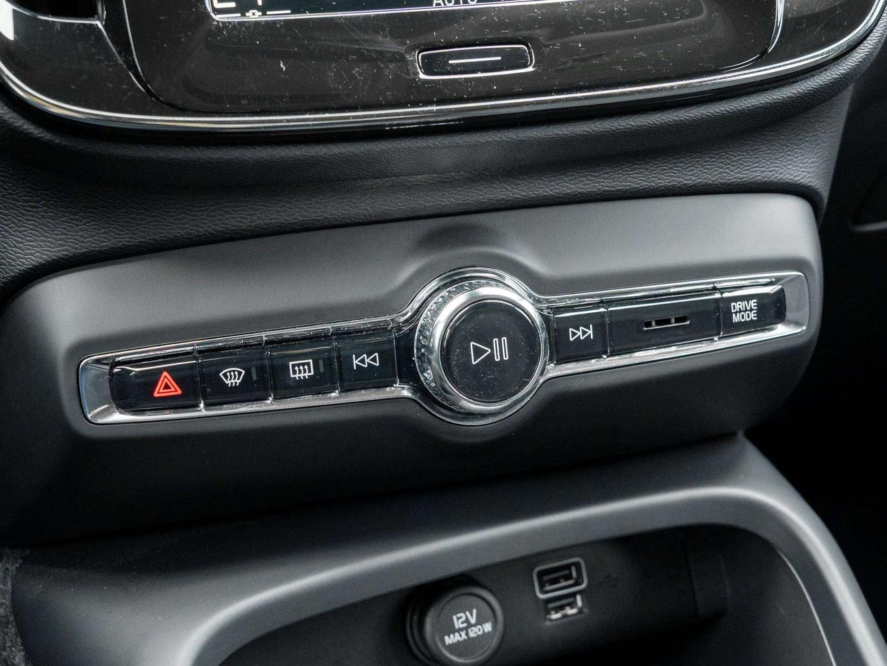 2021 Volvo XC40 Momentum^Harman Kardon^Volvo CPO Rate from 2.99%* Photo