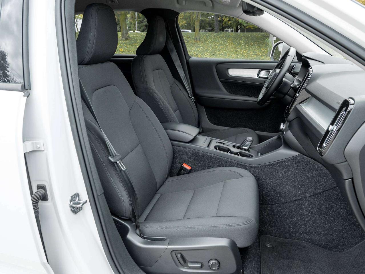 2021 Volvo XC40 Momentum^Harman Kardon^Volvo CPO Rate from 2.99%* Photo