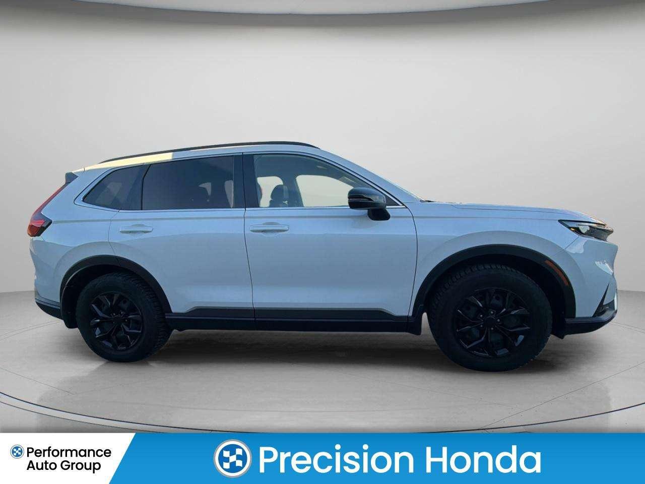 2025 Honda CR-V Touring Leather  Navigation  Sunroof Photo3