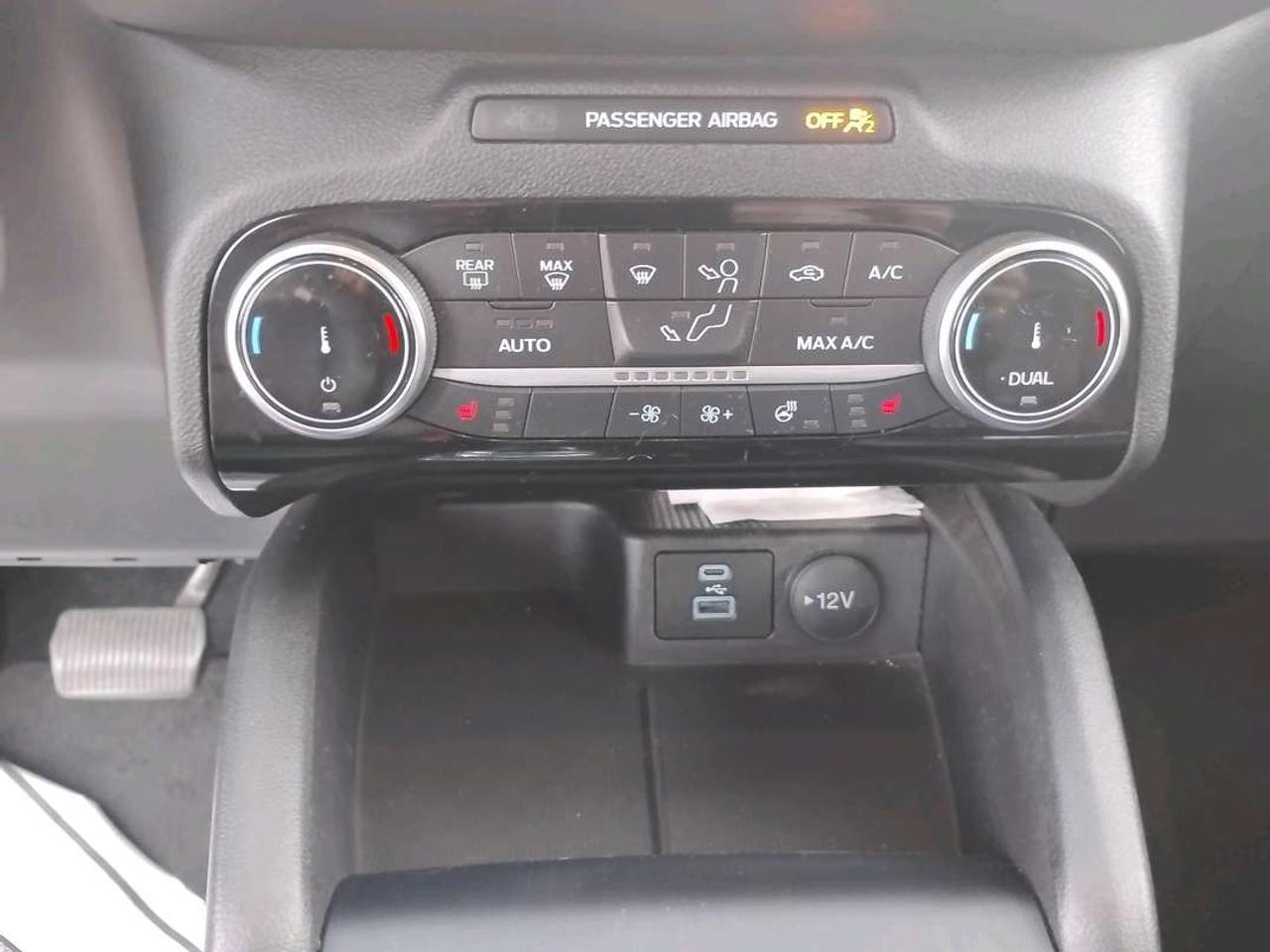 2022 Ford Escape SEL Photo