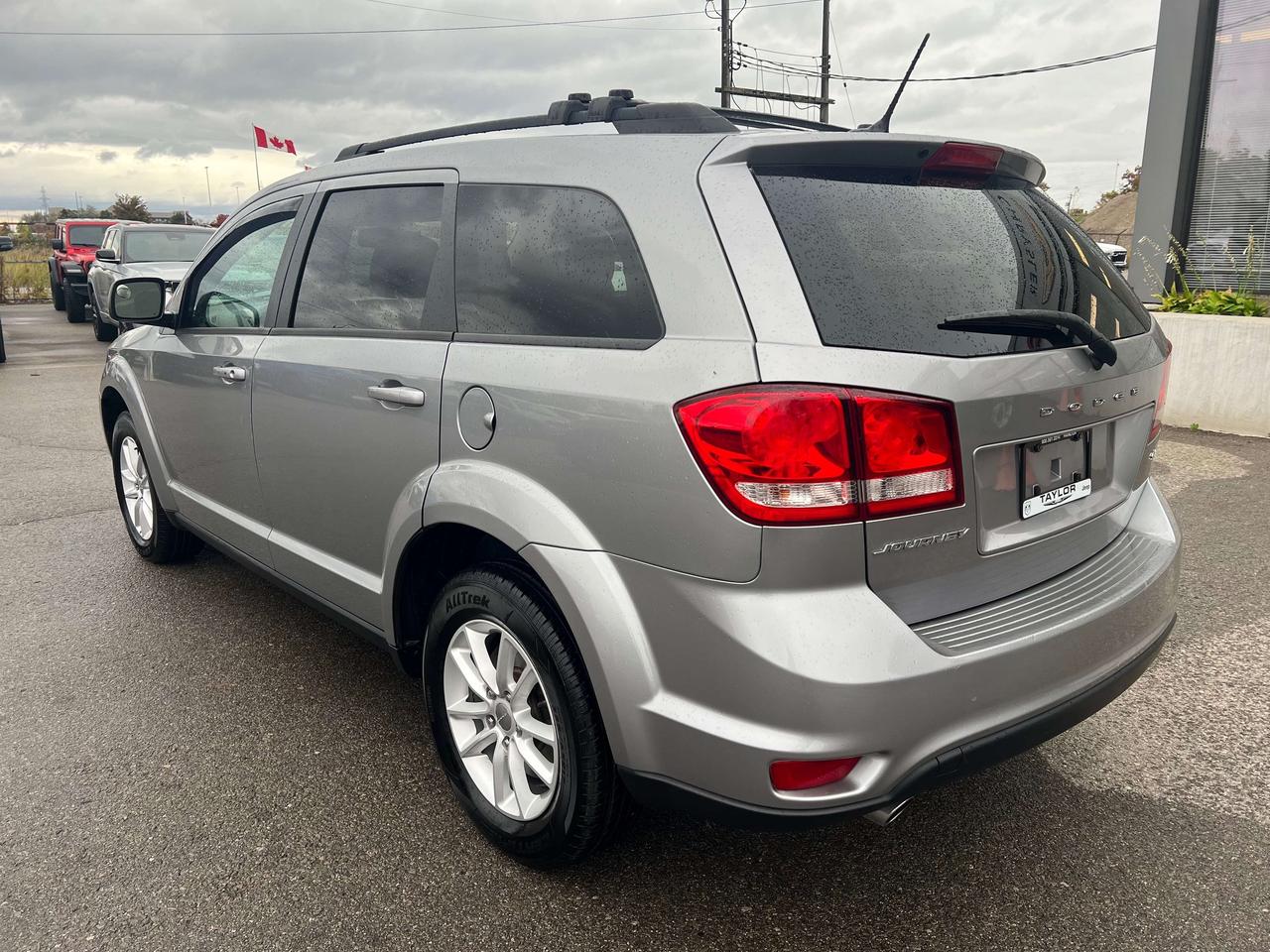2016 Dodge Journey SXT V6 FWD 5-PASS *BLUETOOTH *DUAL ZONE A/C *ALARM Photo