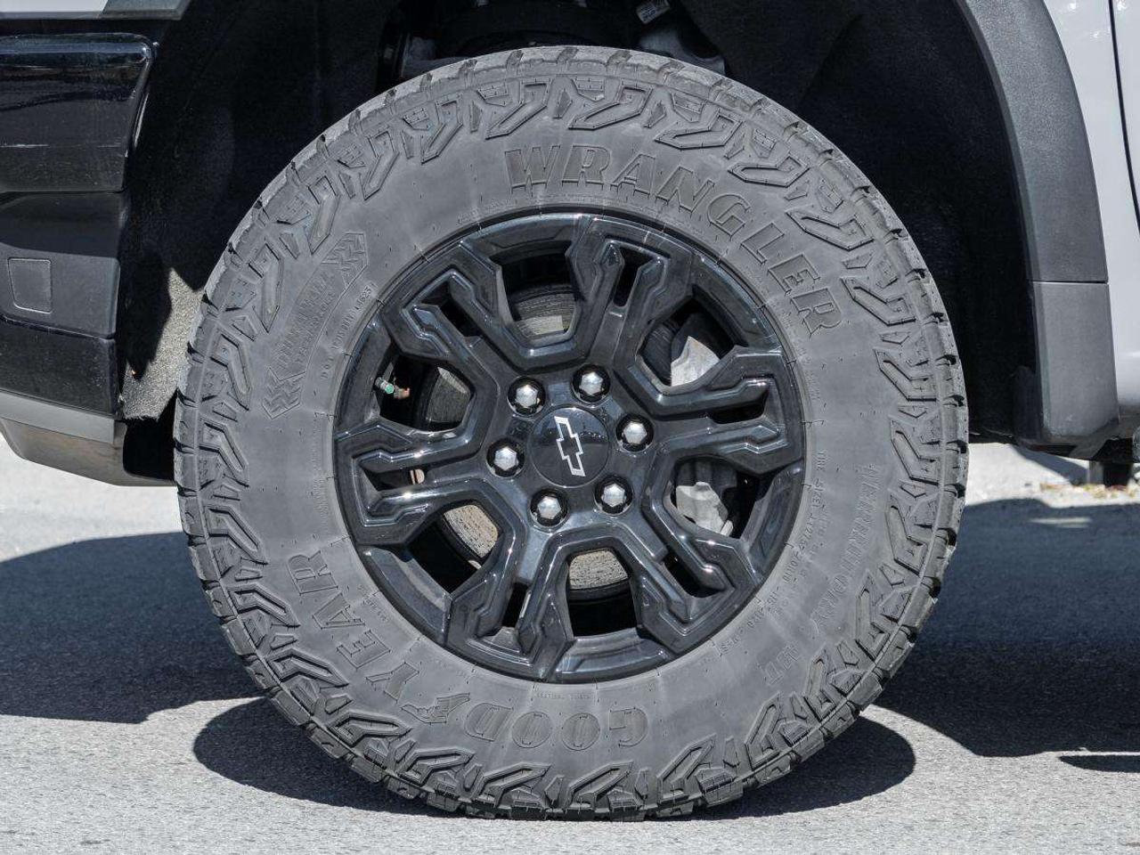 2024 Chevrolet Silverado 1500 Crew Cab Short Box 4-Wheel Drive ZR2 Photo