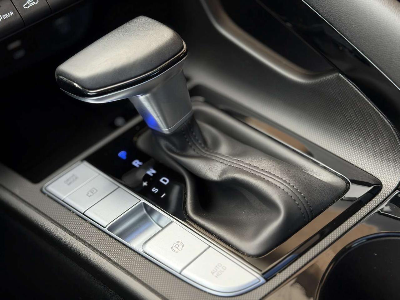 2024 Hyundai Elantra Luxury   Leather   Ambient Lighting   Sunroof Photo