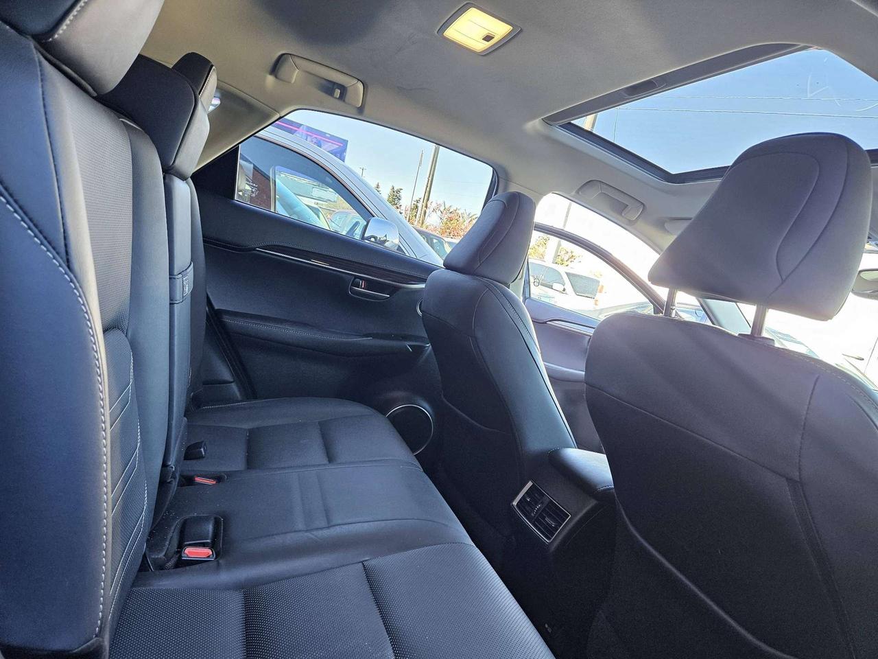 2016 Lexus NX AWD, Leather, Sunroof, Camera, Navi Photo