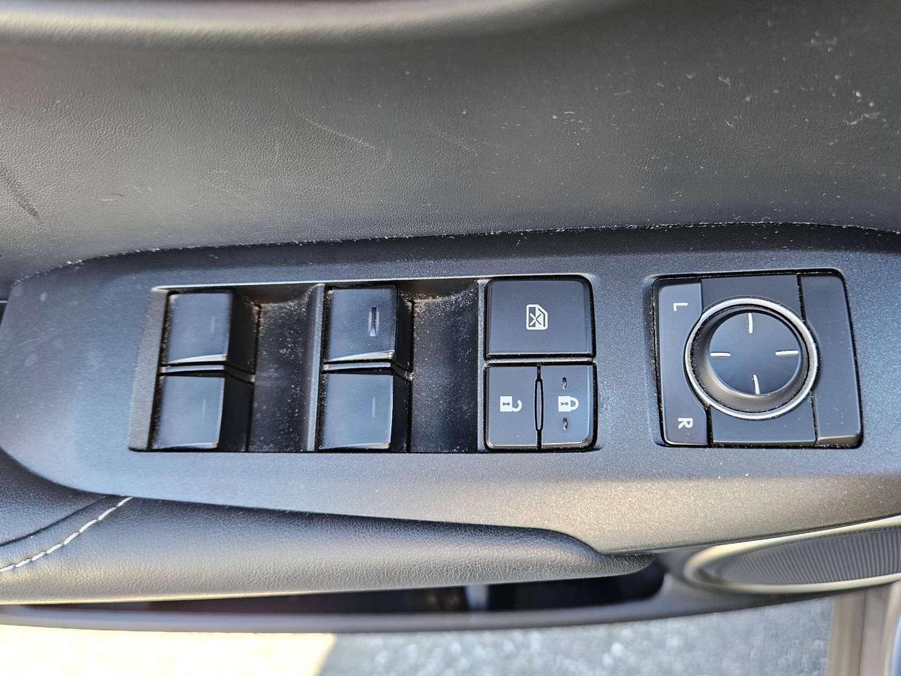 2016 Lexus NX AWD, Leather, Sunroof, Camera, Navi Photo