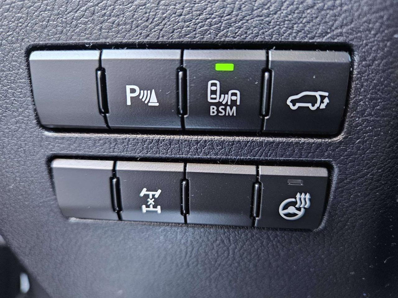 2016 Lexus NX AWD, Leather, Sunroof, Camera, Navi Photo