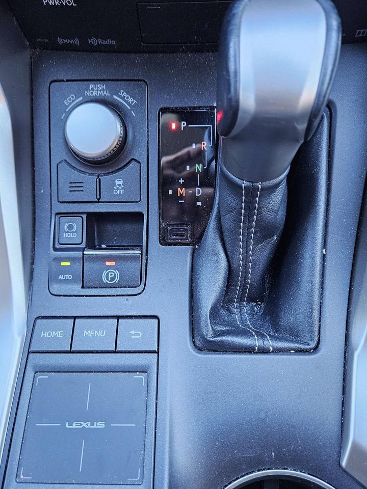 2016 Lexus NX AWD, Leather, Sunroof, Camera, Navi Photo