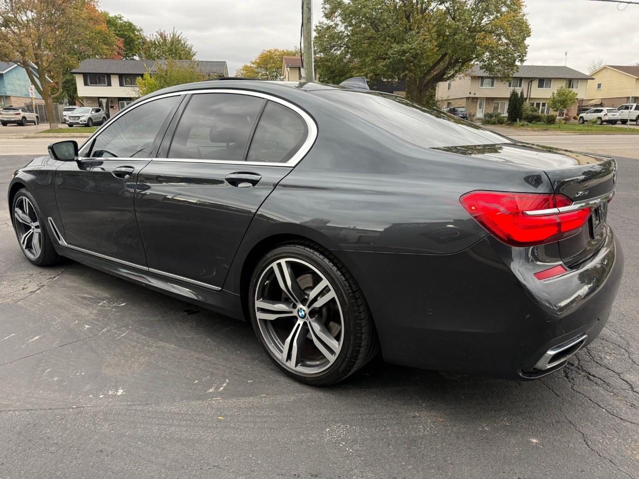 2016 BMW 7 Series 4dr Sdn 750i xDrive AWD Photo