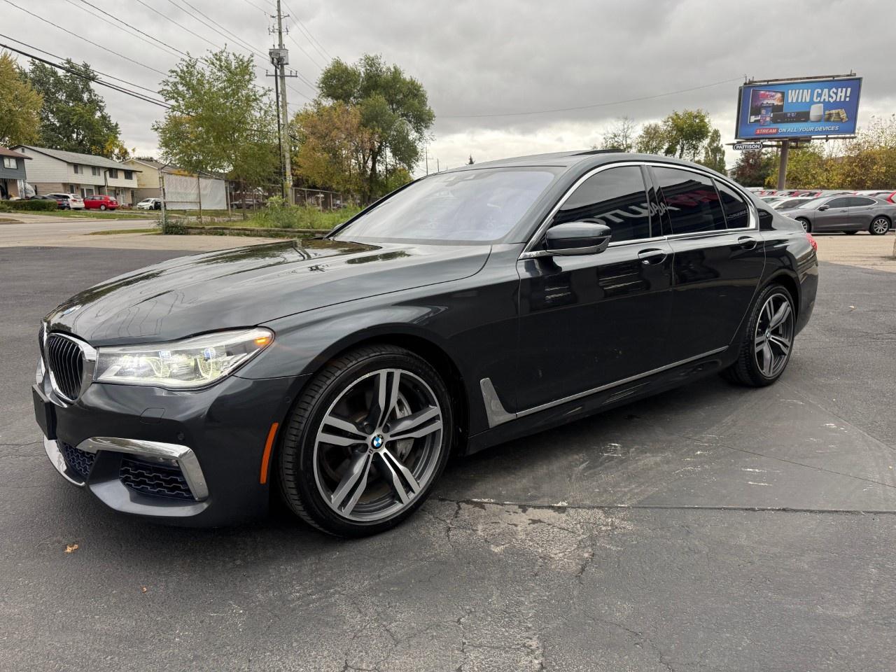 2016 BMW 7 Series 4dr Sdn 750i xDrive AWD Photo2