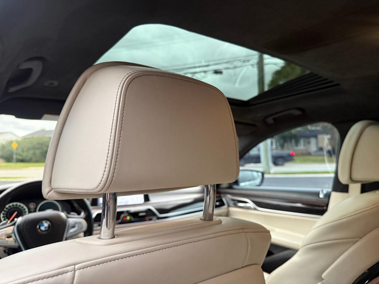 2016 BMW 7 Series 4dr Sdn 750i xDrive AWD Photo