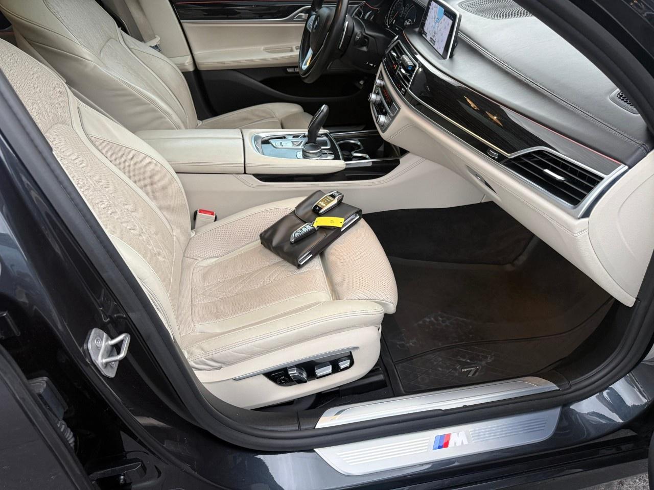 2016 BMW 7 Series 4dr Sdn 750i xDrive AWD Photo