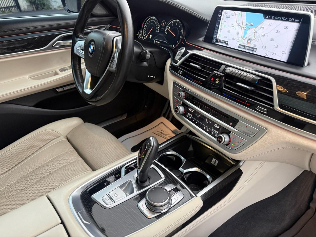 2016 BMW 7 Series 4dr Sdn 750i xDrive AWD Photo