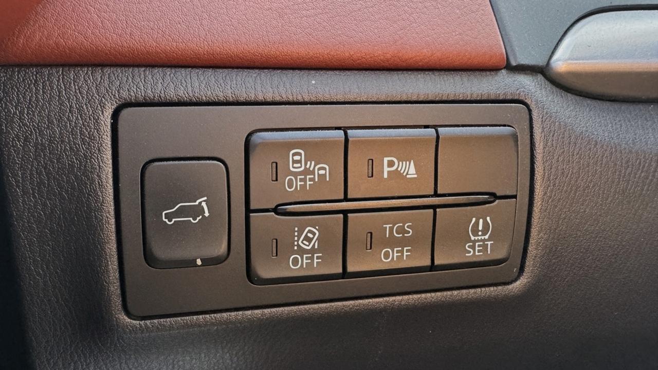 2016 Mazda CX-9 Signature Photo