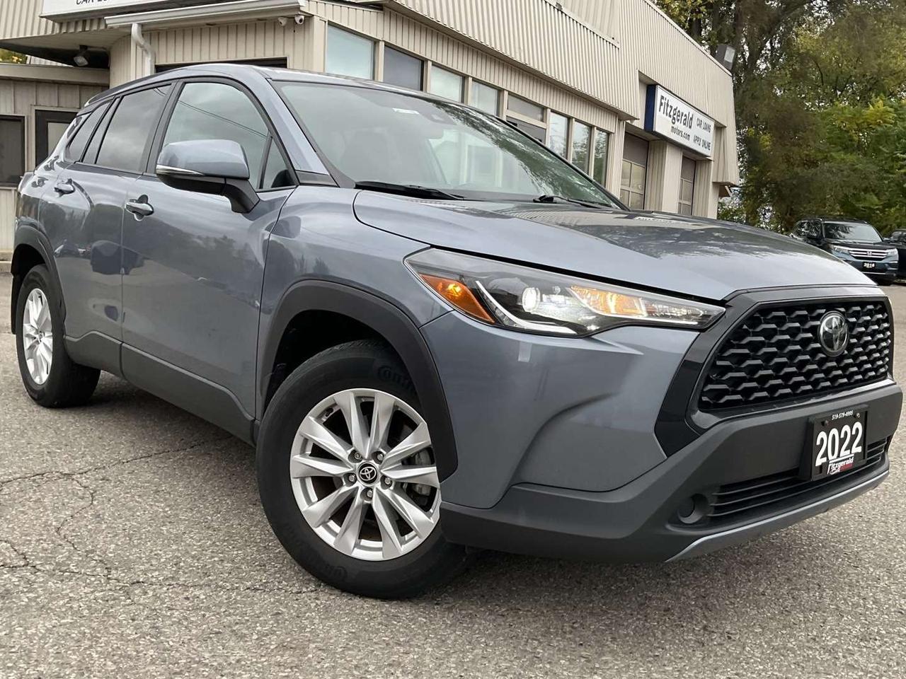 2022 Toyota Corolla Cross LE AWD - ALLOYS! CAR PLAY! BACK-UP CAM! BSM! Photo