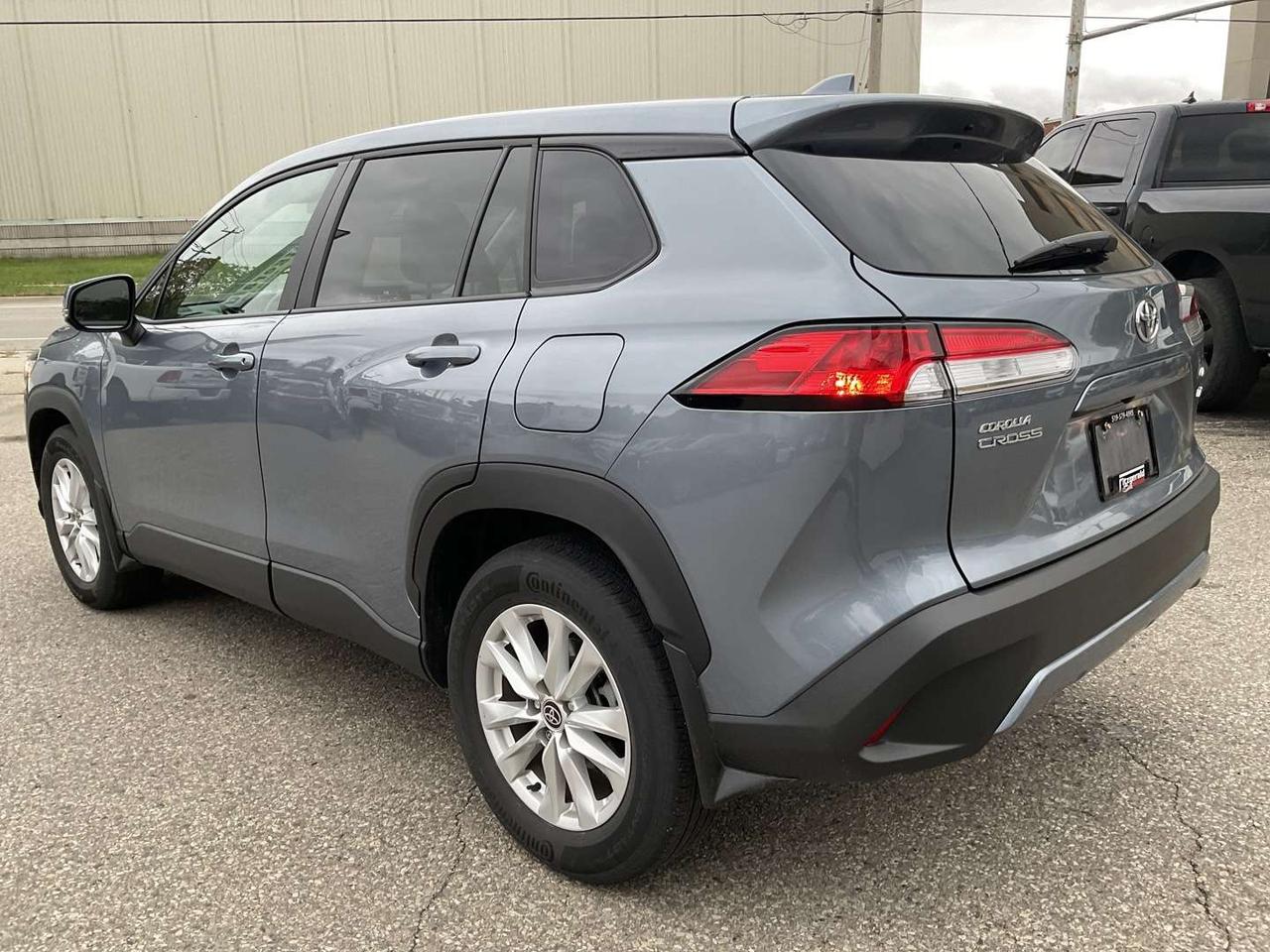 2022 Toyota Corolla Cross LE AWD - ALLOYS! CAR PLAY! BACK-UP CAM! BSM! Photo