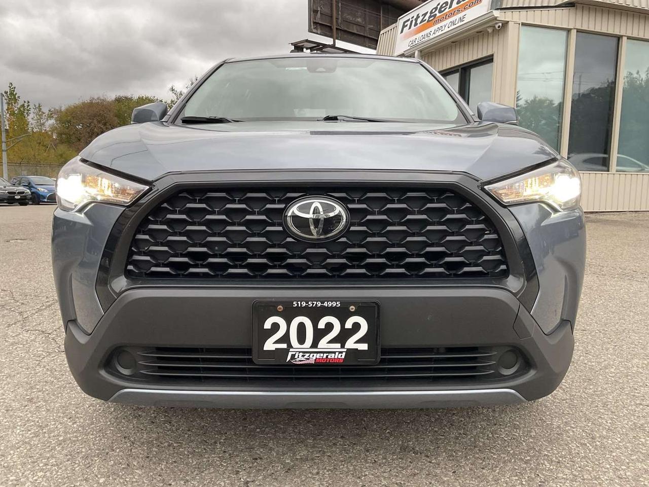 2022 Toyota Corolla Cross LE AWD - ALLOYS! CAR PLAY! BACK-UP CAM! BSM! Photo1
