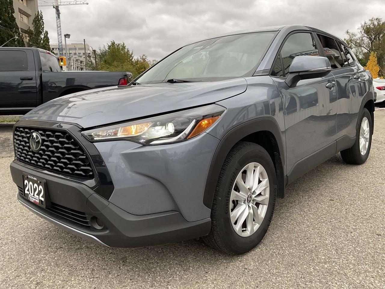 2022 Toyota Corolla Cross LE AWD - ALLOYS! CAR PLAY! BACK-UP CAM! BSM! Photo