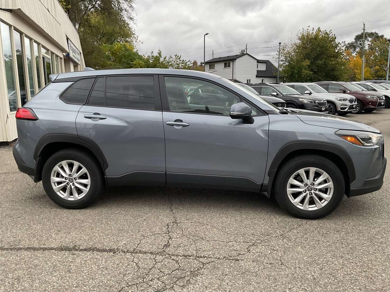 2022 Toyota Corolla Cross LE AWD - ALLOYS! CAR PLAY! BACK-UP CAM! BSM! Photo