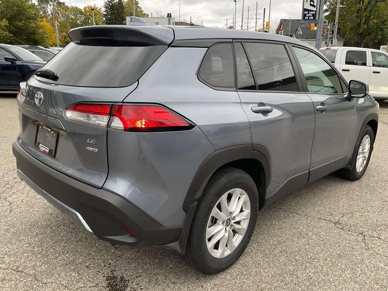 2022 Toyota Corolla Cross LE AWD - ALLOYS! CAR PLAY! BACK-UP CAM! BSM! Photo
