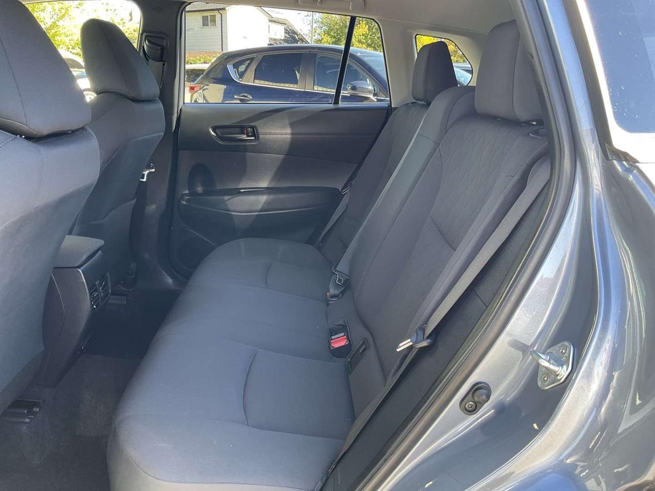 2022 Toyota Corolla Cross LE AWD - ALLOYS! CAR PLAY! BACK-UP CAM! BSM! Photo