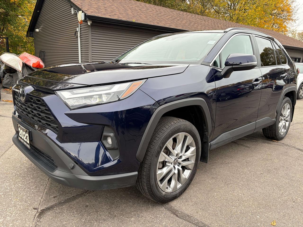 2023 Toyota RAV4 XLE AWD SofTex Leather Moonroof One Owner Clea Photo