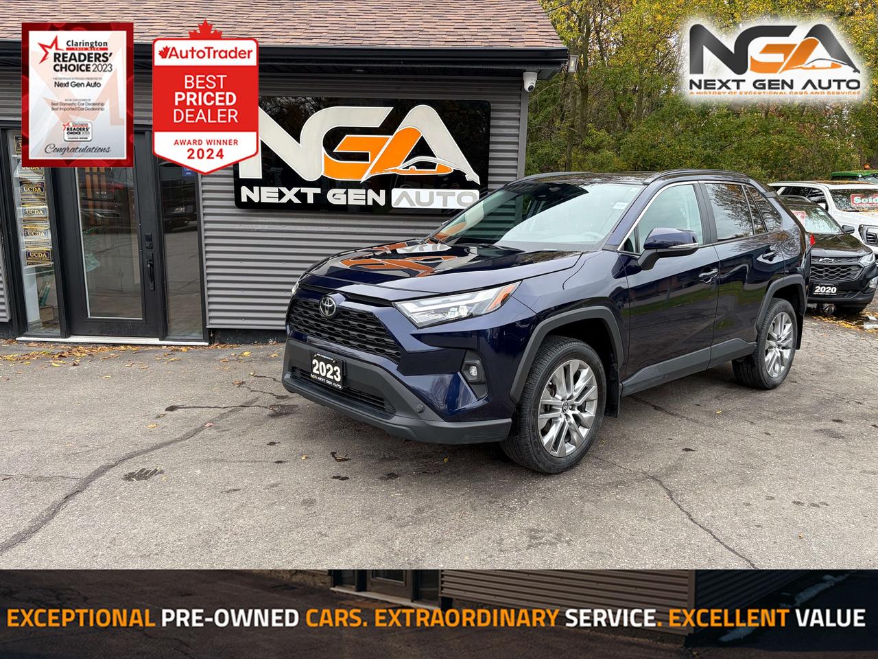 2023 Toyota RAV4 XLE AWD SofTex Leather Moonroof One Owner Clea Photo0