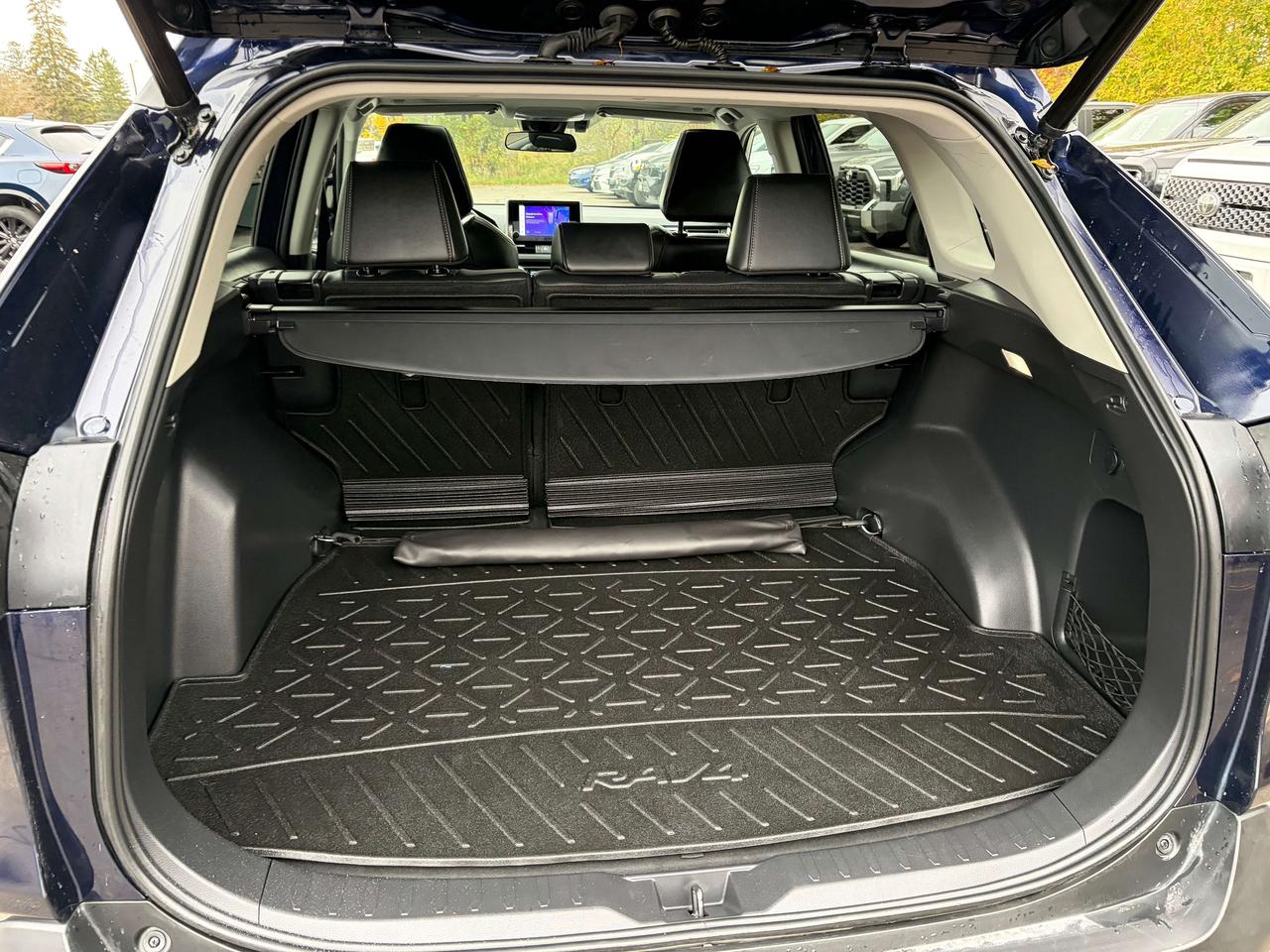 2023 Toyota RAV4 XLE AWD SofTex Leather Moonroof One Owner Clea Photo