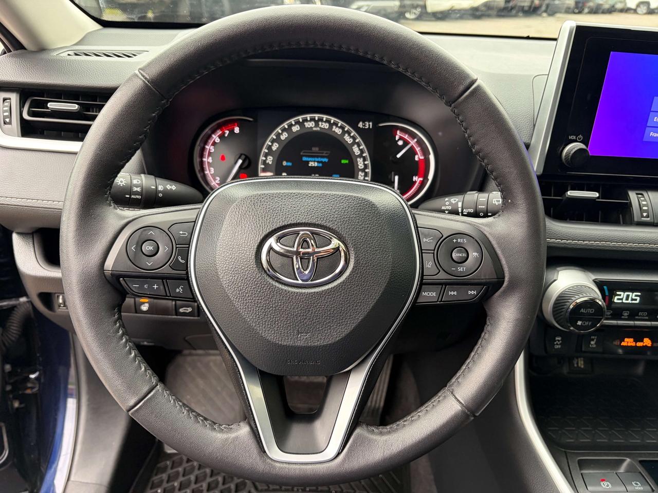 2023 Toyota RAV4 XLE AWD SofTex Leather Moonroof One Owner Clea Photo