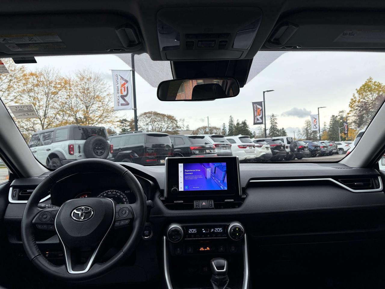2023 Toyota RAV4 XLE AWD SofTex Leather Moonroof One Owner Clea Photo