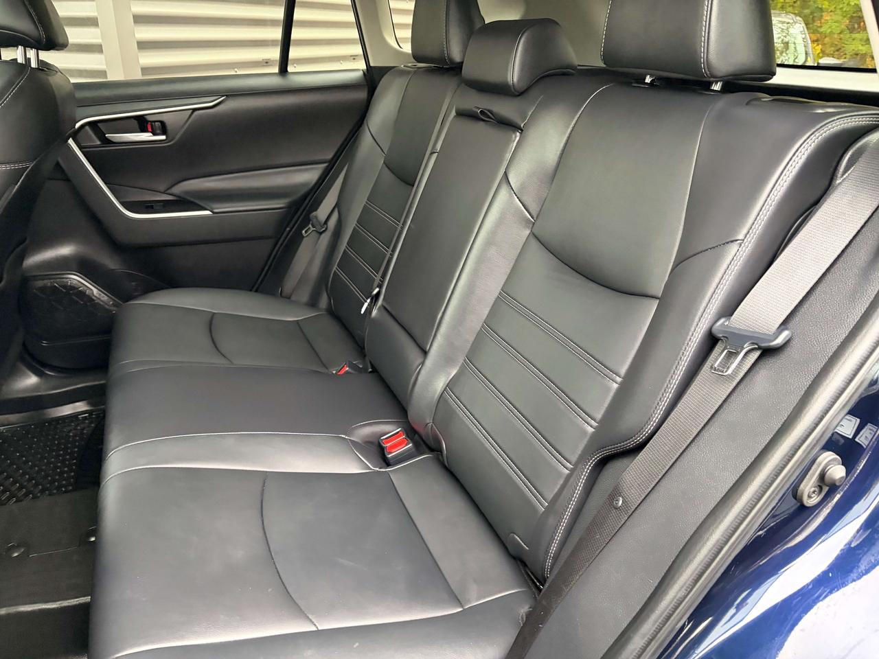 2023 Toyota RAV4 XLE AWD SofTex Leather Moonroof One Owner Clea Photo