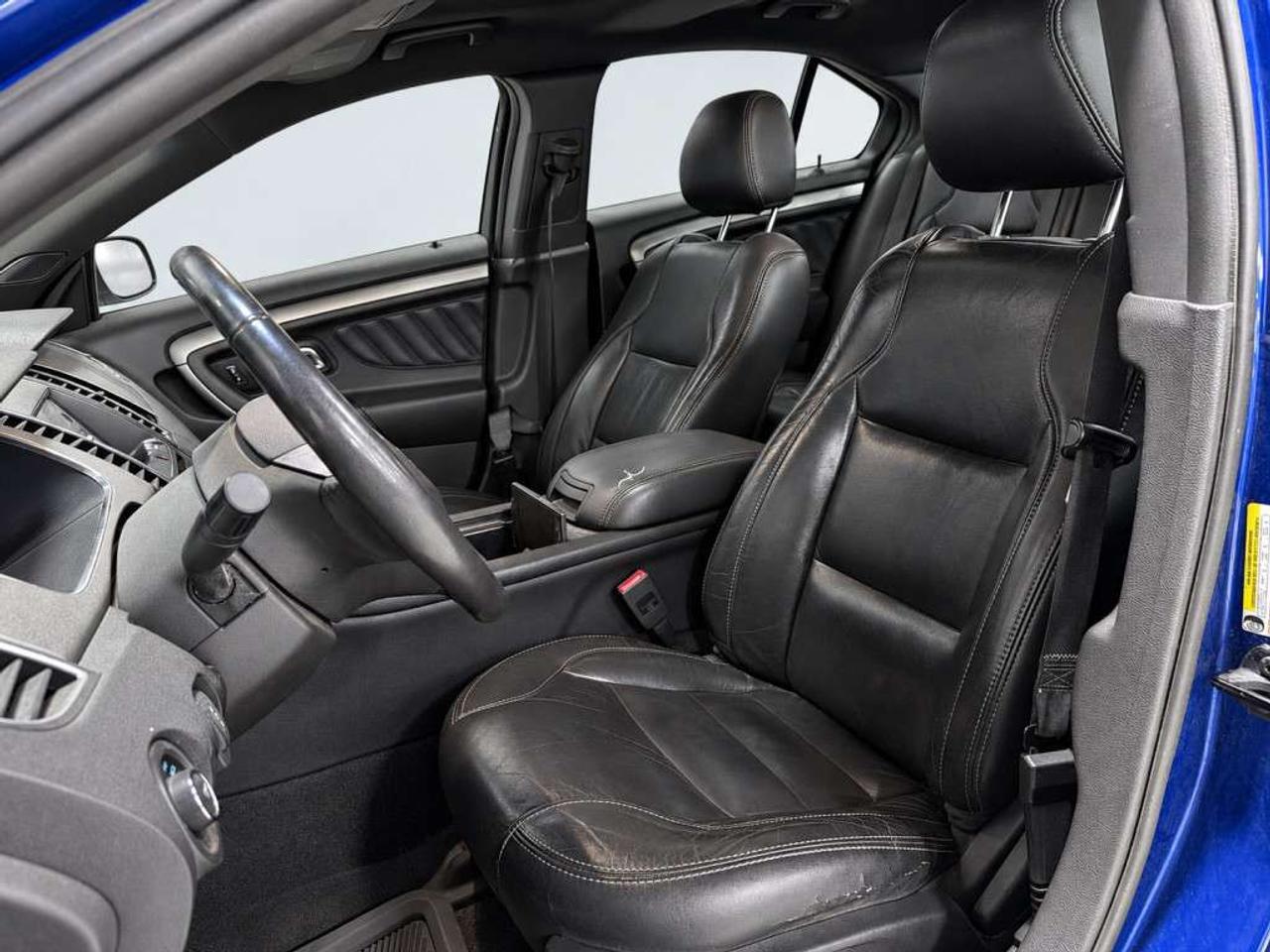 2013 Ford Taurus SEL / LEATHER / NAVI / SUNROOF / POWER SEATS / BLUETOOTH / KEYLESS ENTRY Photo
