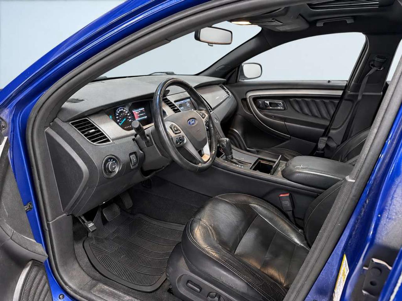 2013 Ford Taurus SEL / LEATHER / NAVI / SUNROOF / POWER SEATS / BLUETOOTH / KEYLESS ENTRY Photo