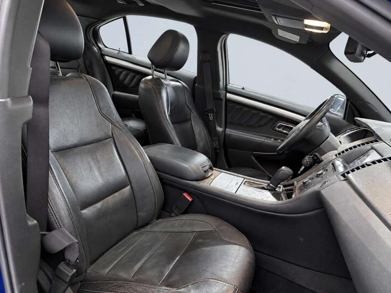 2013 Ford Taurus SEL / LEATHER / NAVI / SUNROOF / POWER SEATS / BLUETOOTH / KEYLESS ENTRY Photo