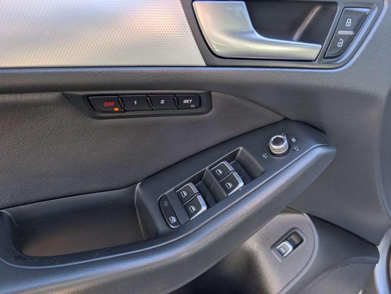 2017 Audi Q5 PROGRESSIV   LEATHER   SUNROOF   HTD SEATS Photo