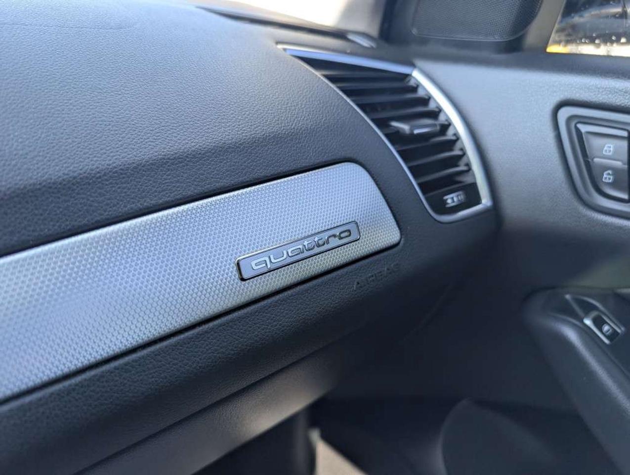 2017 Audi Q5 PROGRESSIV   LEATHER   SUNROOF   HTD SEATS Photo
