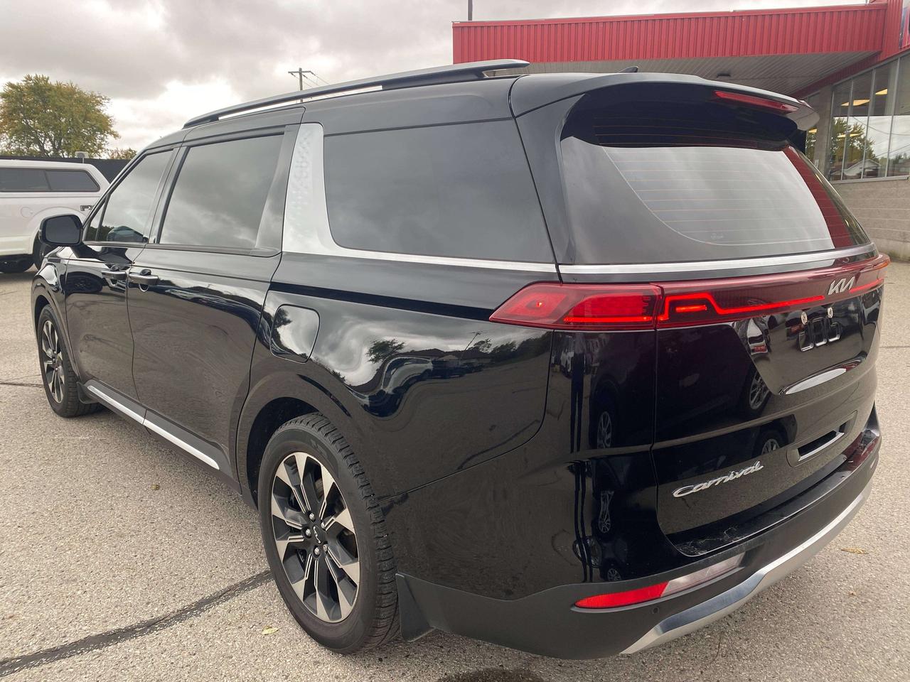 2022 Kia Carnival EX+, 8 PASS, CLEAN CARFAX, POWER SLIDING DOORS! Photo