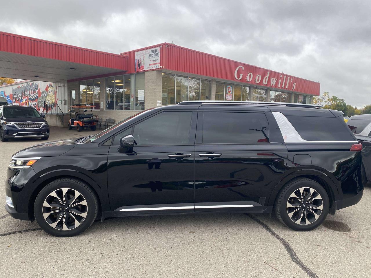 2022 Kia Carnival EX+, 8 PASS, CLEAN CARFAX, POWER SLIDING DOORS! Photo